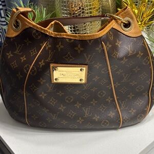 Louis Vuitton Galliera PM Monogram Shoulder Bag Coated Canvas Leather
